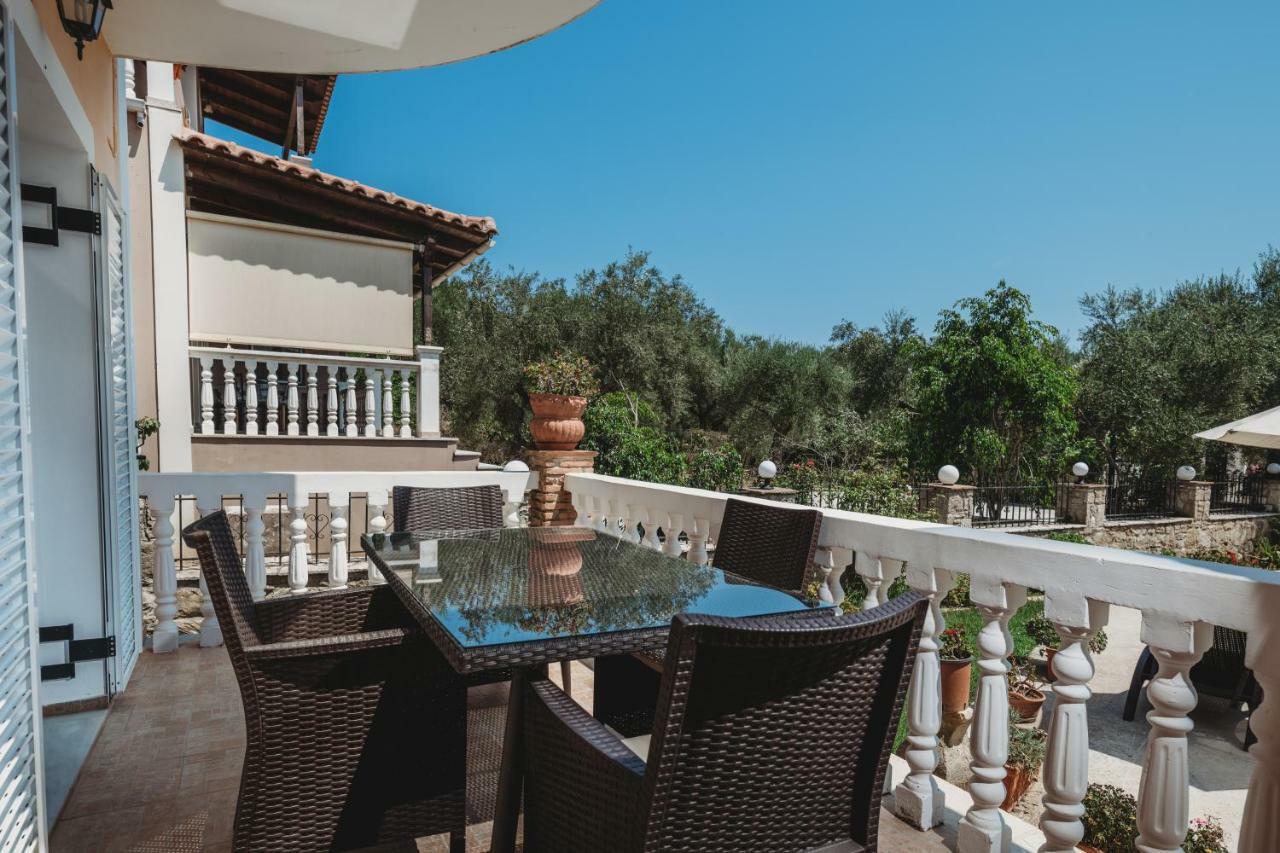 Villa Rosa 3 Bedroom With Sea View ตรากากิ ภายนอก รูปภาพ